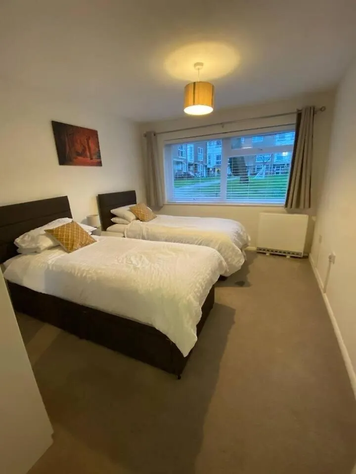 Holiday home Forest Way Lodge - 2 Bedroom Home In Three Bridges Crawley Near Gatwick